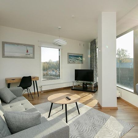 Cozy Lootsi Residence With Sauna And Balcony - Tallinn City Centre エクステリア 写真