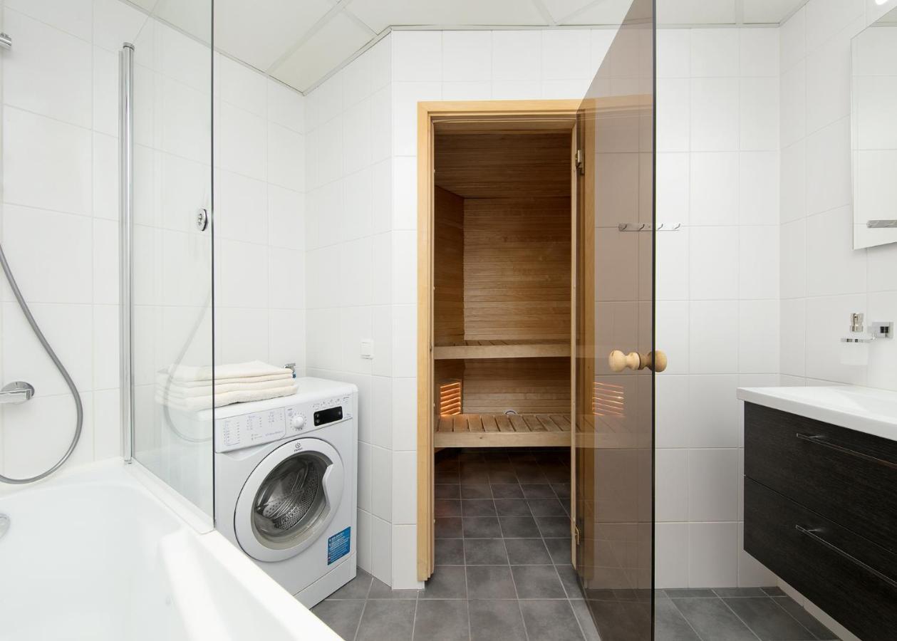 Cozy Lootsi Residence With Sauna And Balcony - Tallinn City Centre エクステリア 写真